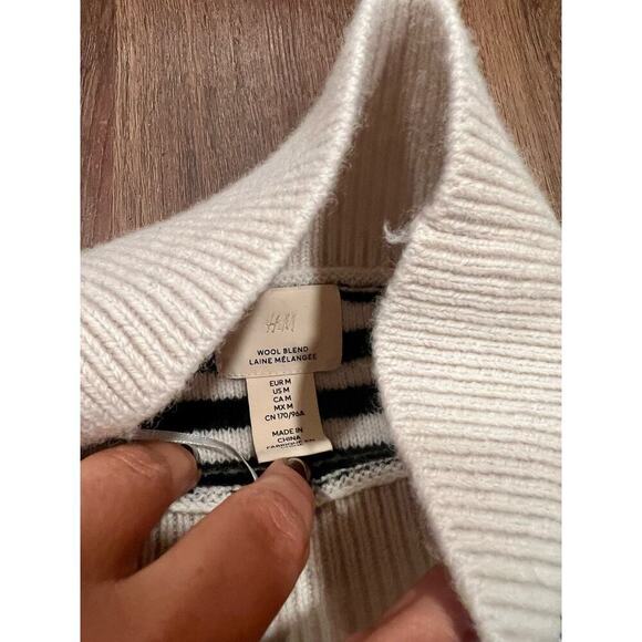 Women’s Wool Oversized Mock-Turtleneck Sweater Minimalist Black crean Striped M - Picture 7 of 10